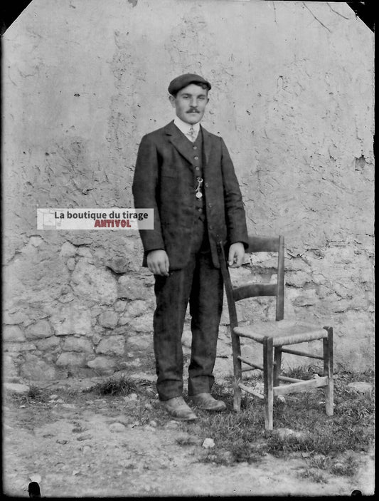 Plaque verre photo ancienne négatif noir et blanc 9x12 cm homme France vintage 