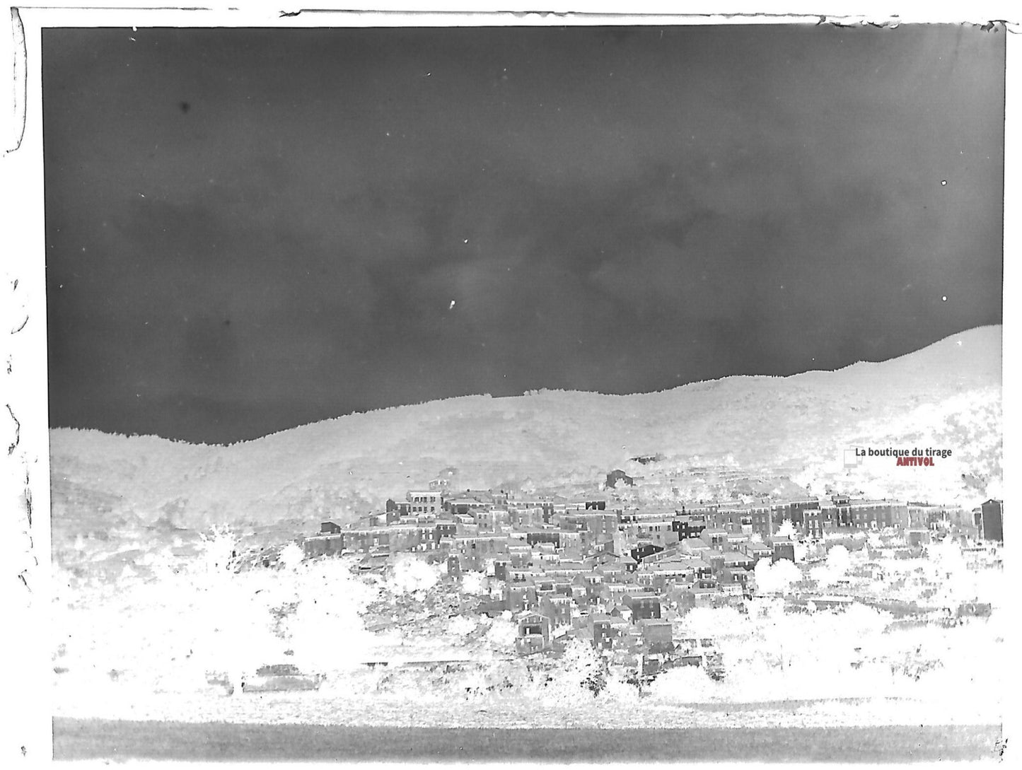 Plaque verre photo ancienne négatif noir et blanc 6x9 cm paysage village France