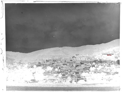 Plaque verre photo ancienne négatif noir et blanc 6x9 cm paysage village France