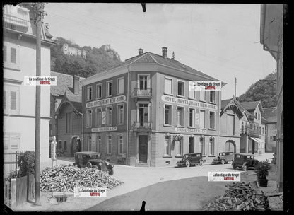 Plaque verre photo ancienne négatif noir et blanc 13x18 cm Ferrette voitures