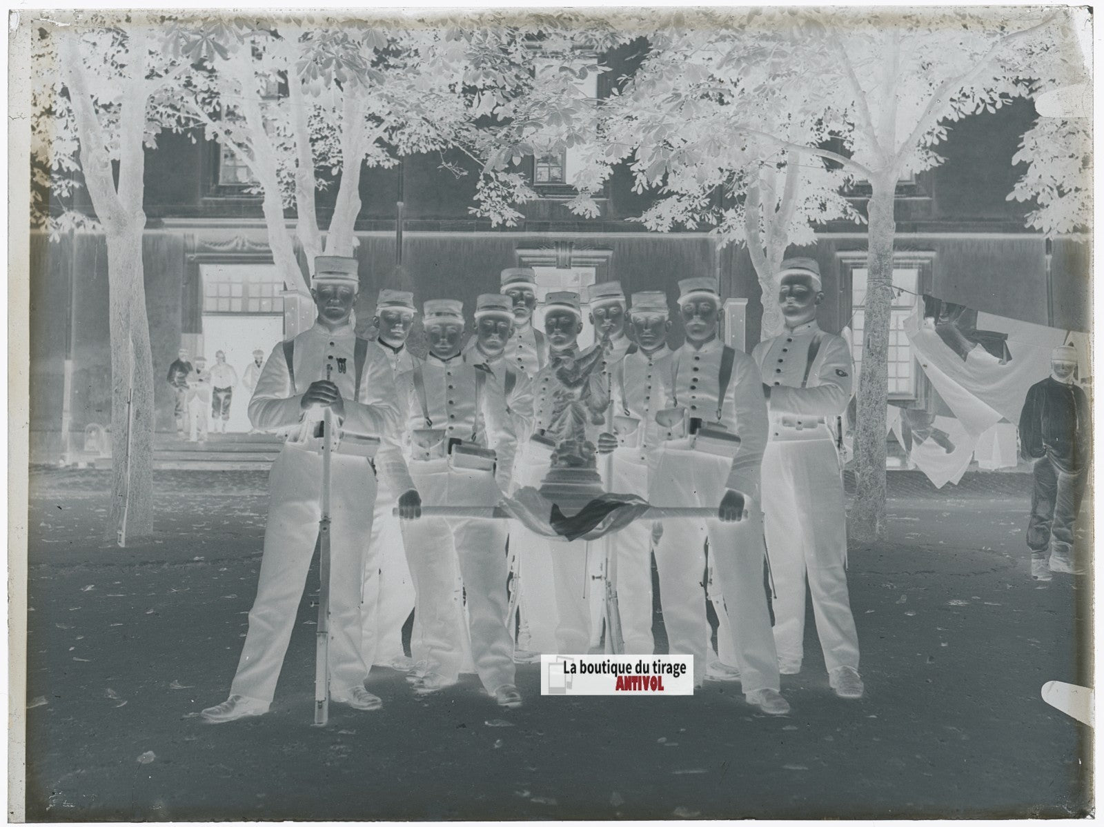 Groupe de soldats, trophée, plaque verre, photo ancienne, négatif N&B 9x12 cm