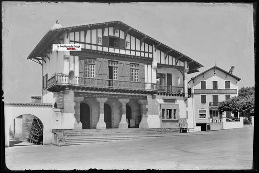 Mairie de Bidart, Plaque verre photo ancienne, négatif noir & blanc 10x15 cm