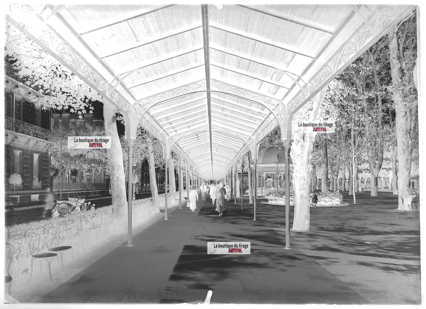 Plaque verre photo ancienne négatif noir et blanc 13x18 cm Vichy, voiture