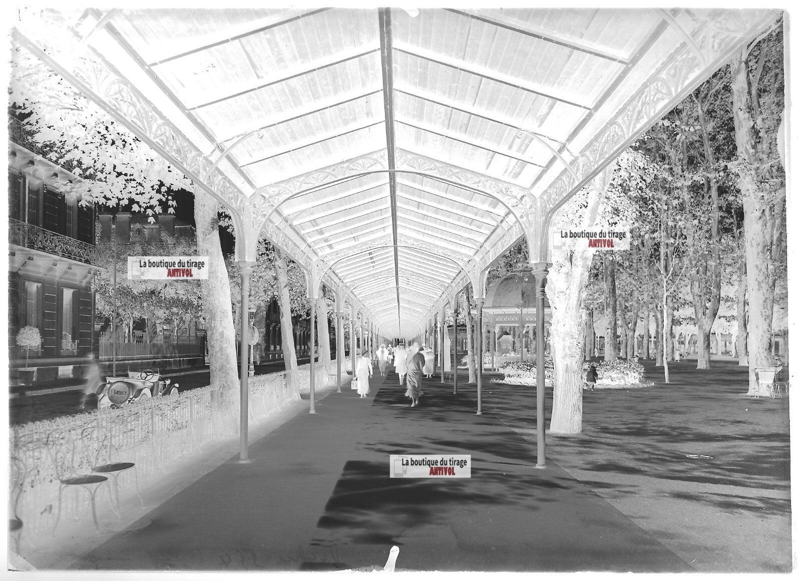 Plaque verre photo ancienne négatif noir et blanc 13x18 cm Vichy, voiture