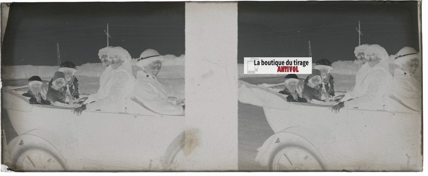 Famille, voiture, Plaque verre stéréoscopie, négatif noir & blanc 4,5x10,7 cm
