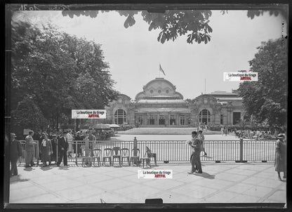 Plaque verre photo ancienne négatif noir et blanc 13x18 cm casino de Vichy