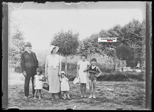 Famille, enfants, Plaque verre photo ancienne, négatif noir & blanc 6x9 cm