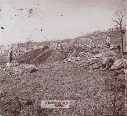 Chavonne, inhumation des morts, WW1, plaque verre photo ancienne stéréo 6x13 cm