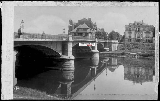 Plaque verre photo ancienne, négatif noir & blanc 9x14 cm, Sedan, fleuve Meuse