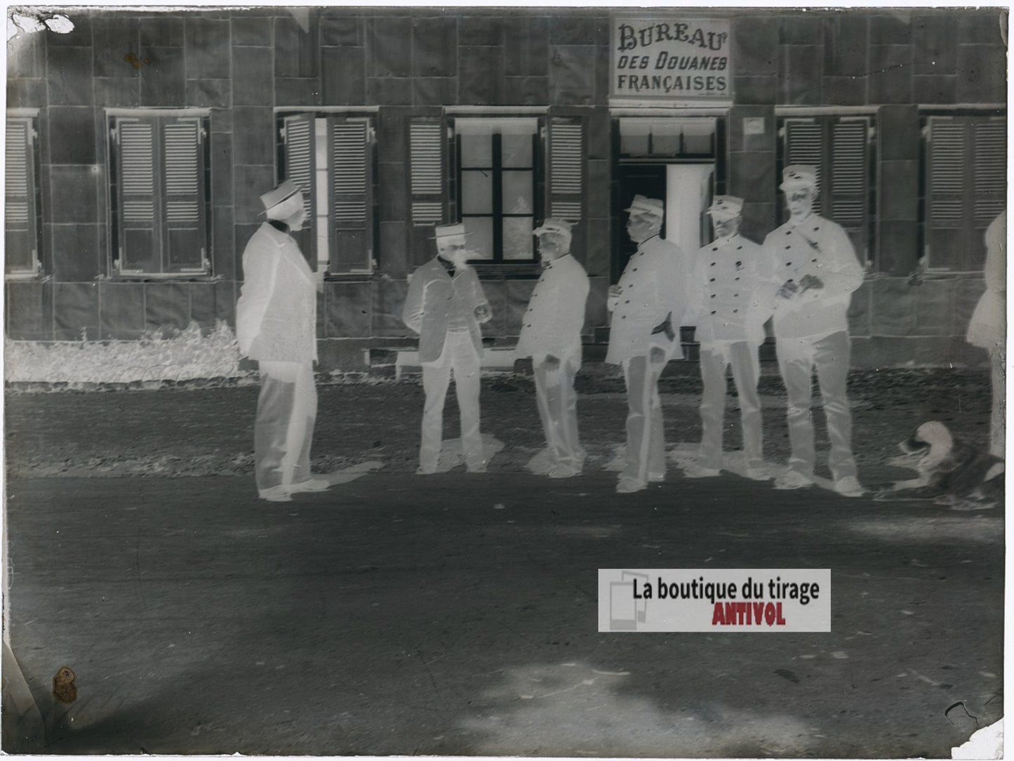 Agents des douanes françaises, plaque verre photo ancienne, négatif 9x12 cm