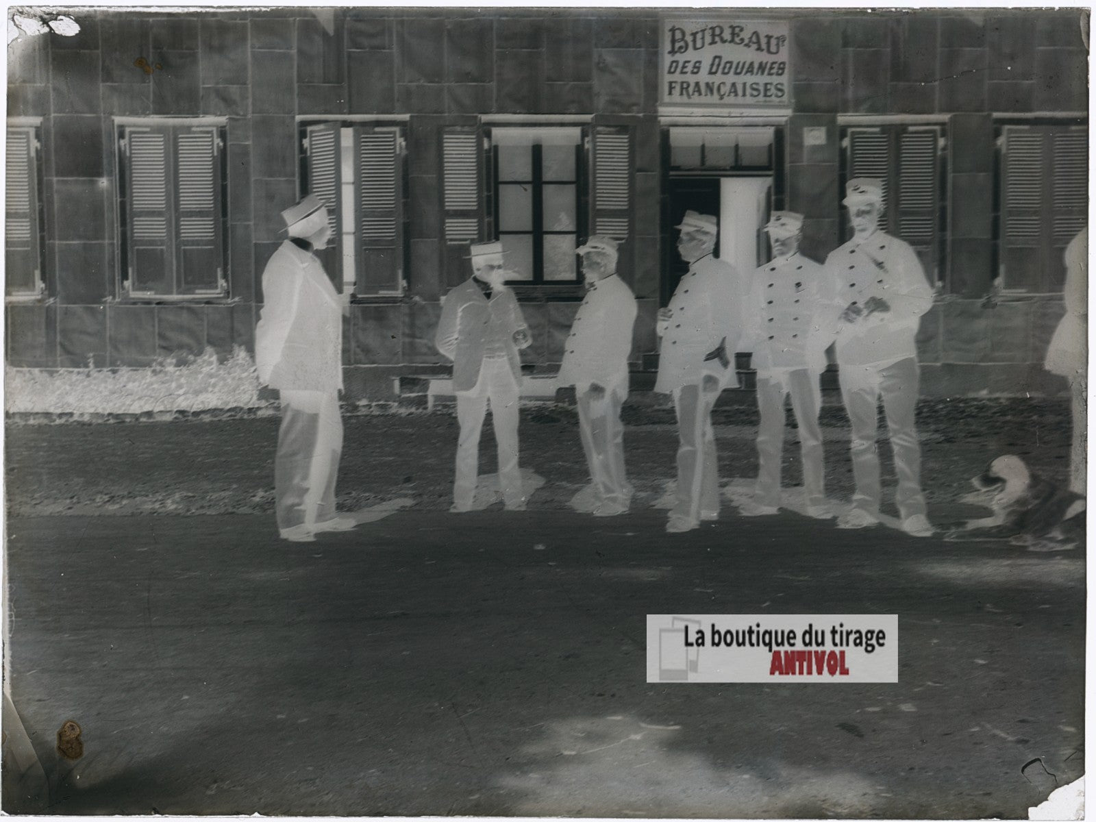 Agents des douanes françaises, plaque verre photo ancienne, négatif 9x12 cm