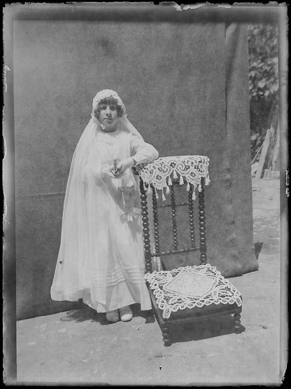 Plaque verre photo ancienne noir et blanc négatif 9x12 cm communion fille France