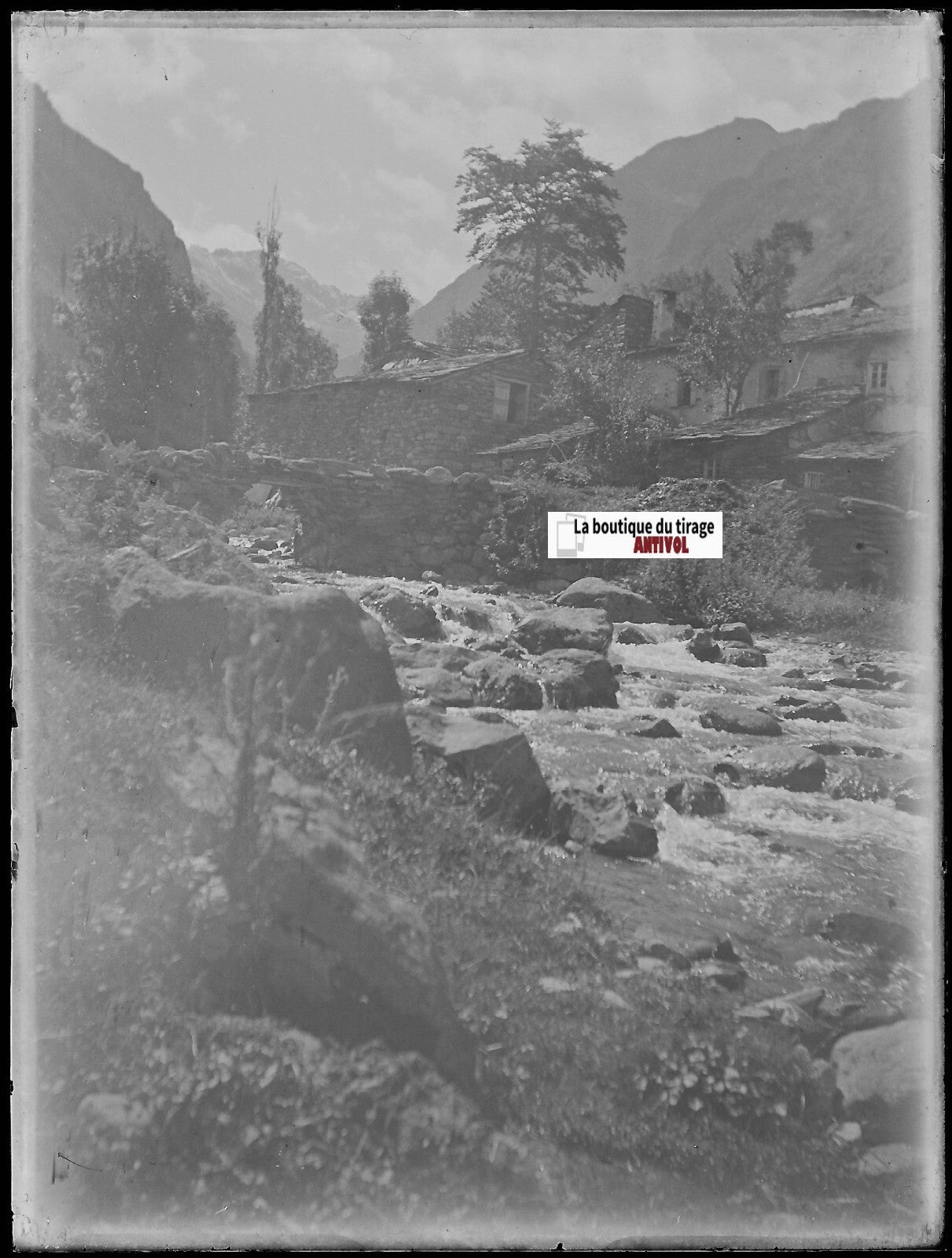 Pyrénées, rivière, Plaque verre photo ancienne, négatif noir & blanc 9x12 cm