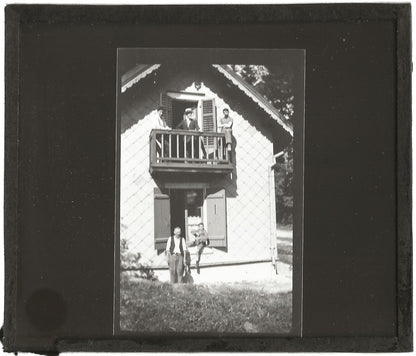 Maison de campagne, personnages, photo plaque de verre, positif 8,5x10 cm