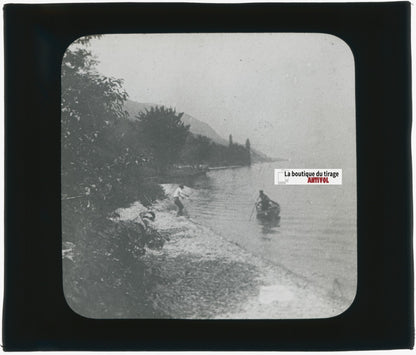 Barque, lac, paysage, photo plaque verre, noir & blanc, positif 8,5x10 cm