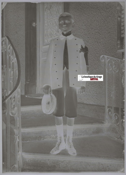 Jeune garçon, France, Plaque verre photo ancienne, négatif noir & blanc 13x18 cm