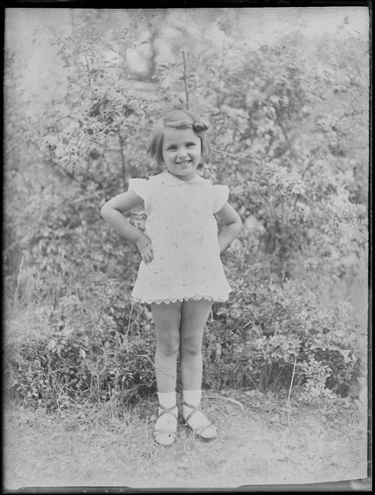 Plaque verre photo ancienne négatif noir et blanc 9x12 cm enfant jeune fille 