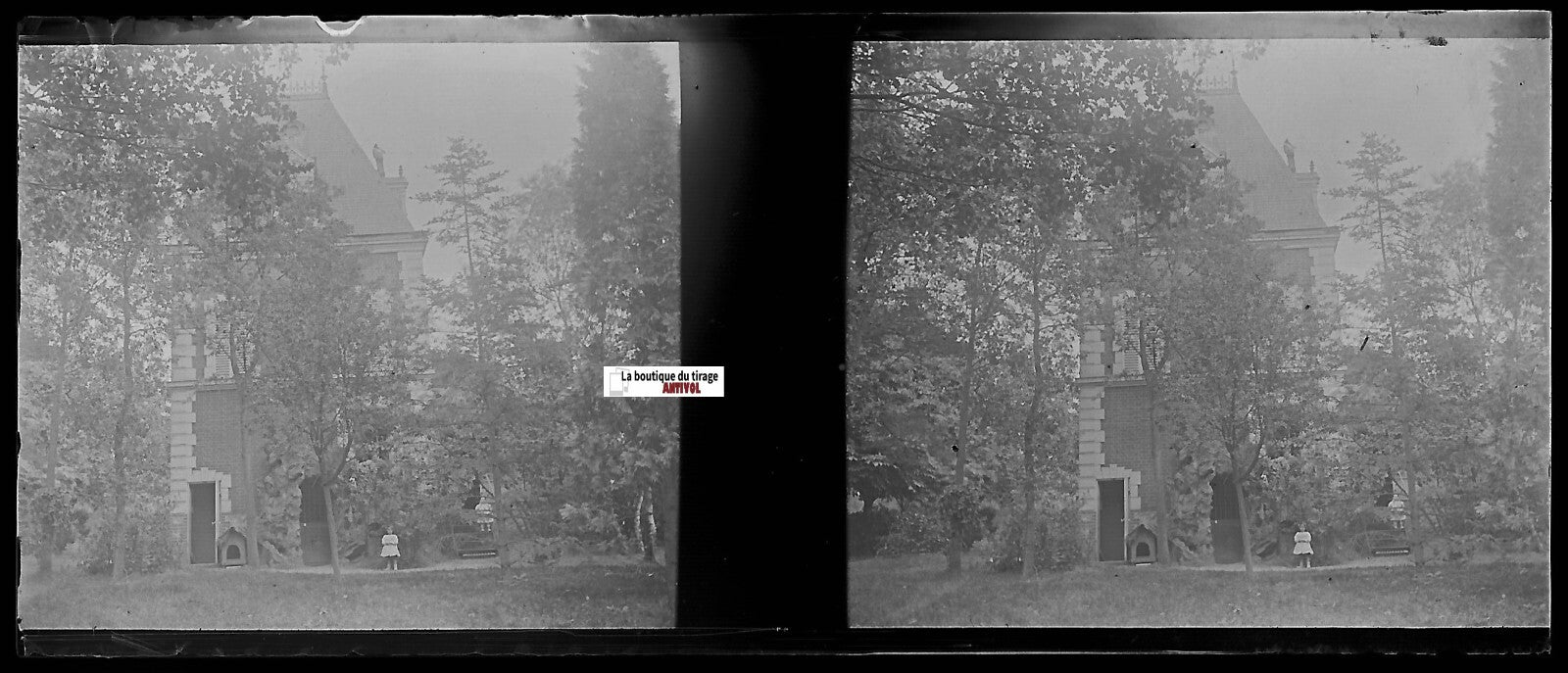 Manoir, fillettes, Plaque verre photo stéréo, négatif noir & blanc 4,5x10,7 cm