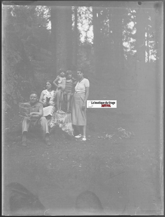 Famille, chat, forêt, Plaque verre photo ancienne, négatif noir & blanc 9x12 cm