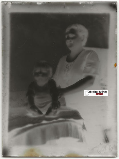 Femme, bébé, plaque verre photo ancienne, négatif noir & blanc 9x12 cm