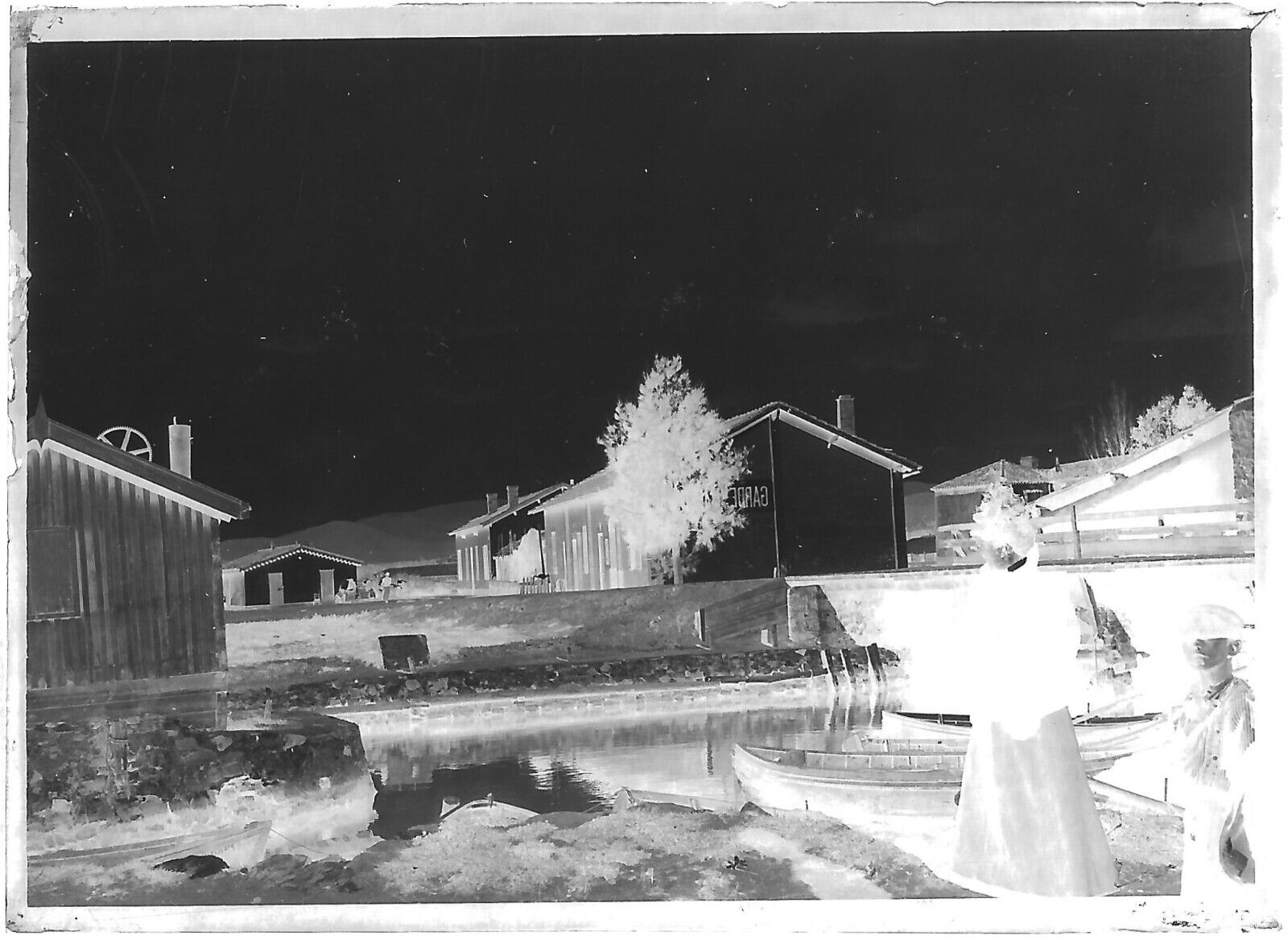 Plaque verre photo négatif noir et blanc 6x9 cm Provence barque eau vintage 