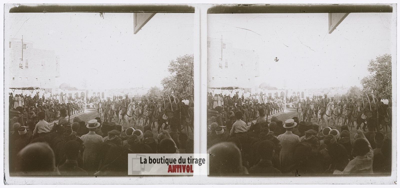 Défilé de cavaliers, militaires, plaque de verre, photo ancienne stéréo 6x13 cm