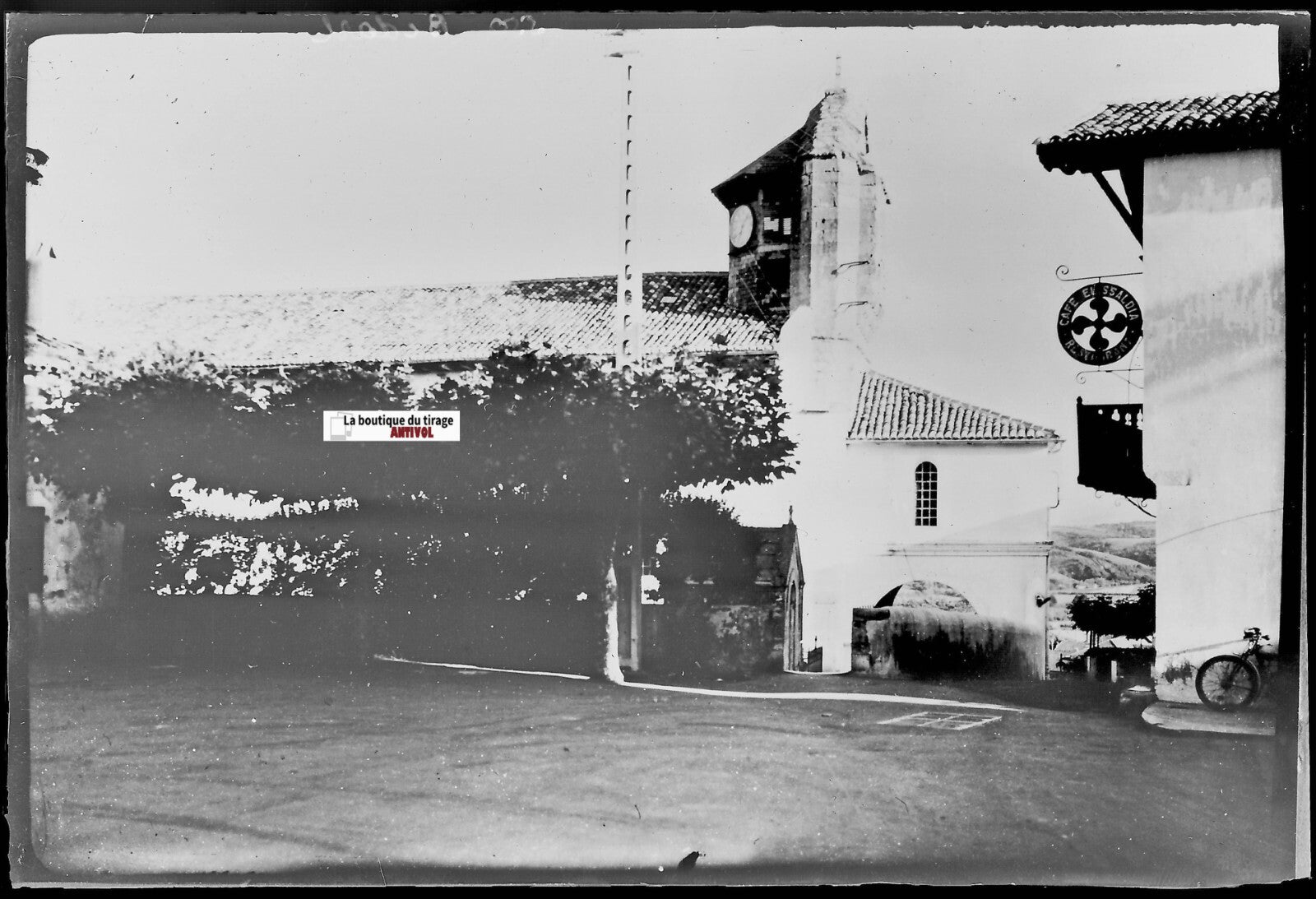 Eglise de Bidart, Plaque verre photo ancienne, négatif noir & blanc 10x15 cm