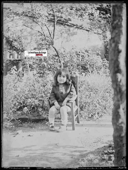 Petite fille, enfant, Plaque verre photo ancienne, négatif noir & blanc 9x12 cm