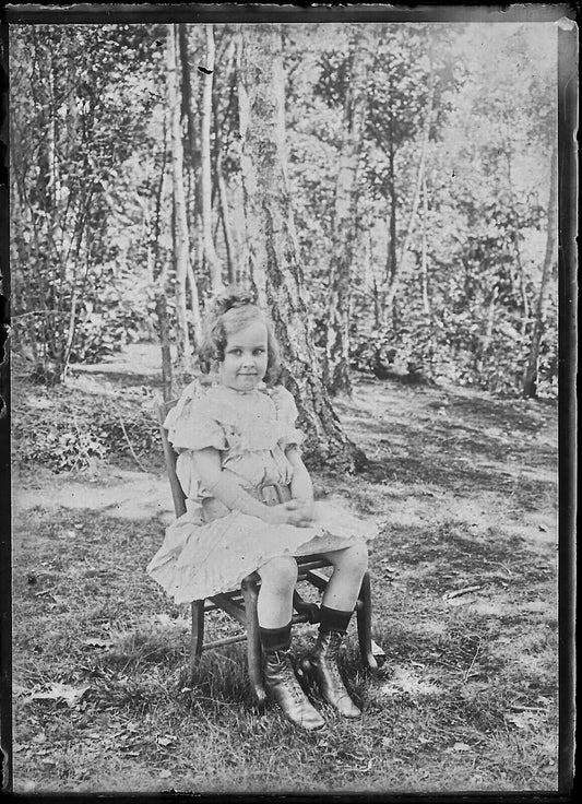 Plaque verre photo ancienne négatif noir et blanc 6x9 cm petite fille vintage - La Boutique Du Tirage 