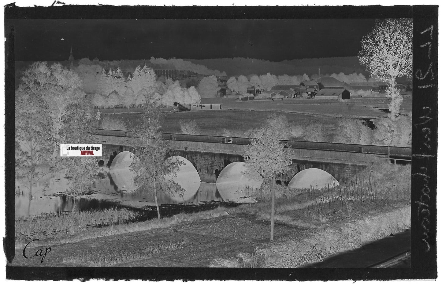 Plaque verre photo ancienne, négatif noir & blanc 9x14 cm Neufchâteau, pont, eau