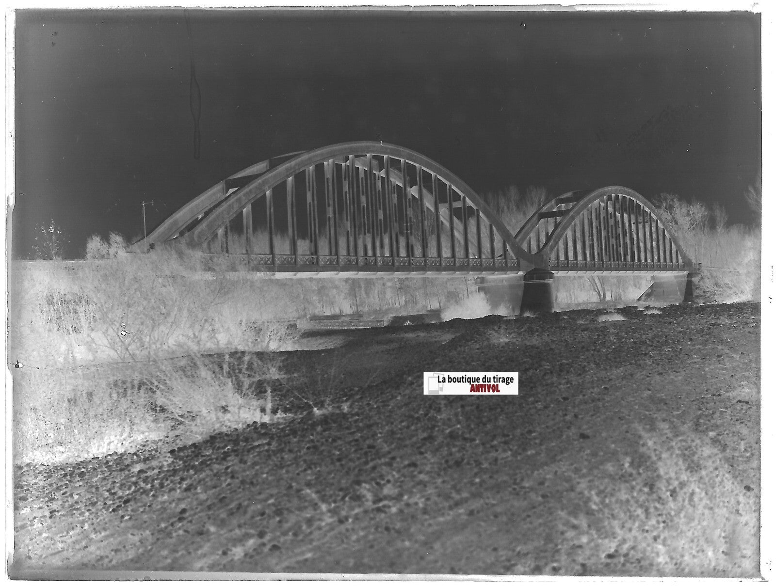 Béton, pont, rivière, Plaque verre photo ancienne, négatif noir & blanc 9x12 cm