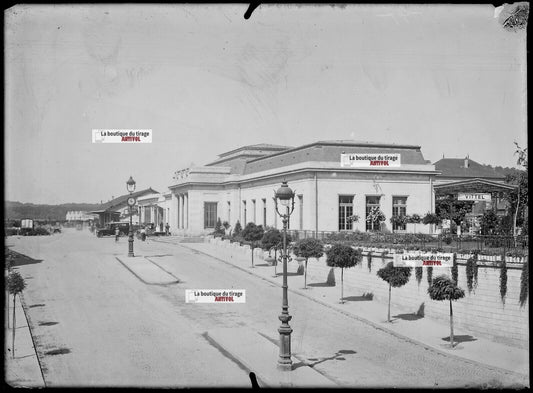 Plaque verre photo ancienne négatif noir et blanc 13x18 cm Vittel gare SNCF