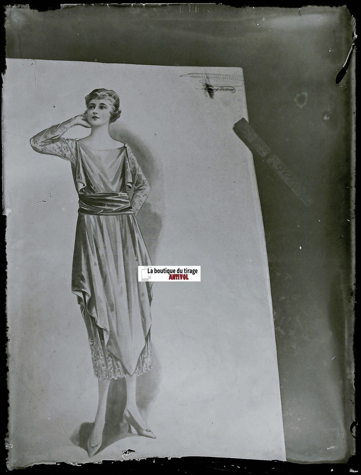 Dessin, mode, femme, plaque verre photo ancienne, négatif noir & blanc 9x12 cm
