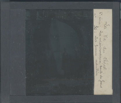 La femme adultère, photo plaque verre, noir & blanc, positif 8,5x10 cm