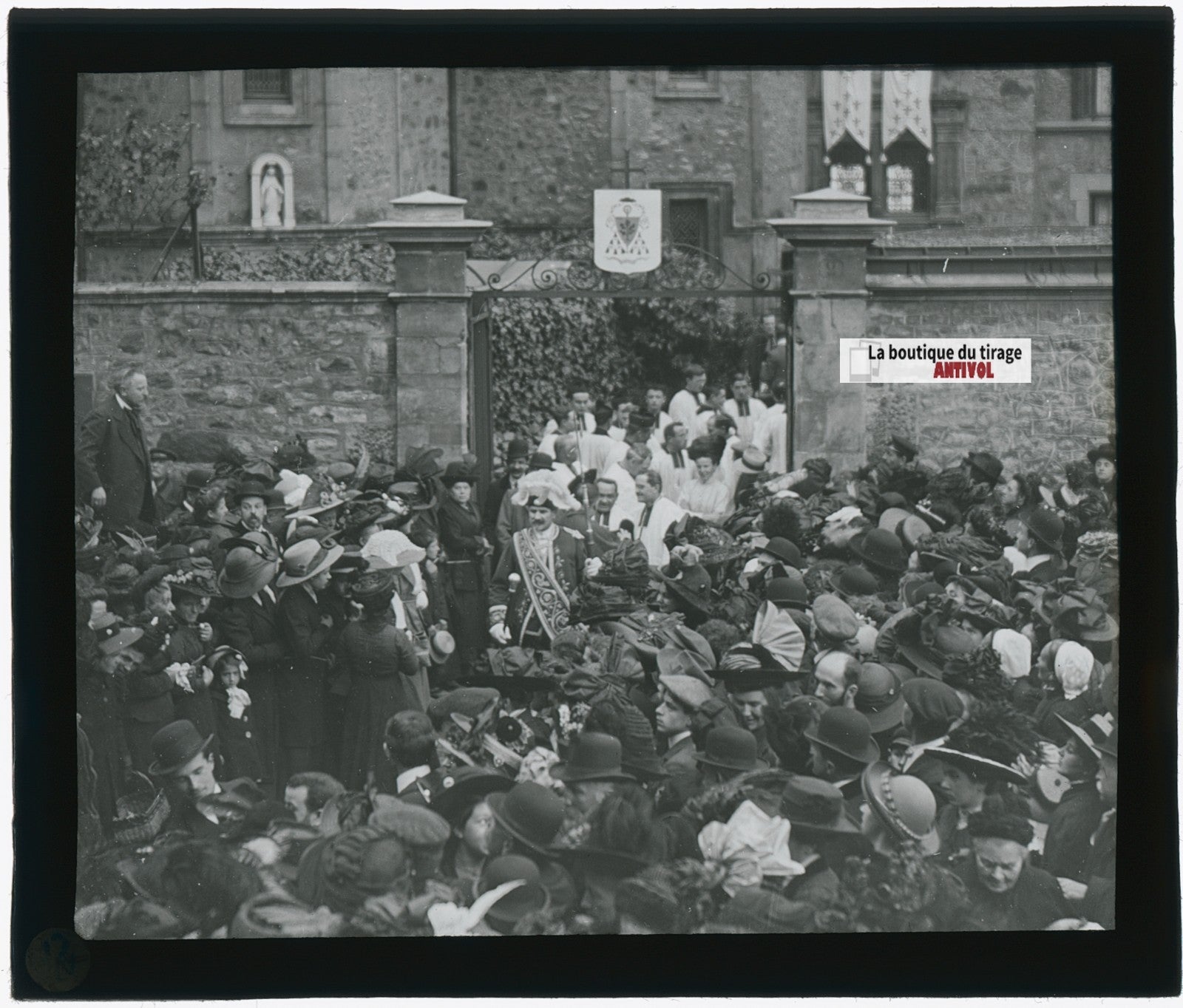 Groupe, personnages, fête, photo plaque verre, noir & blanc, positif 8,5x10 cm
