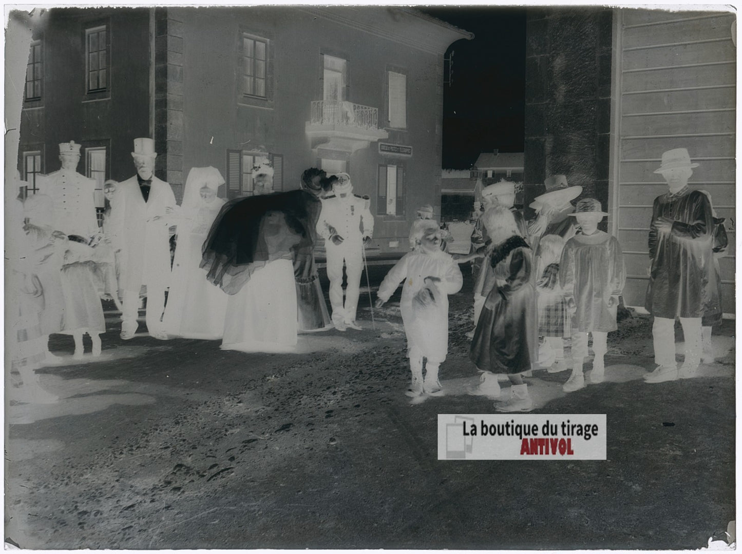 Scène de village, personnages, plaque verre photo ancienne, négatif 9x12 cm