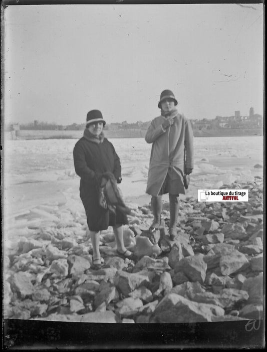 Femme, mer, France, Plaque verre photo ancienne, négatif noir & blanc 9x12 cm