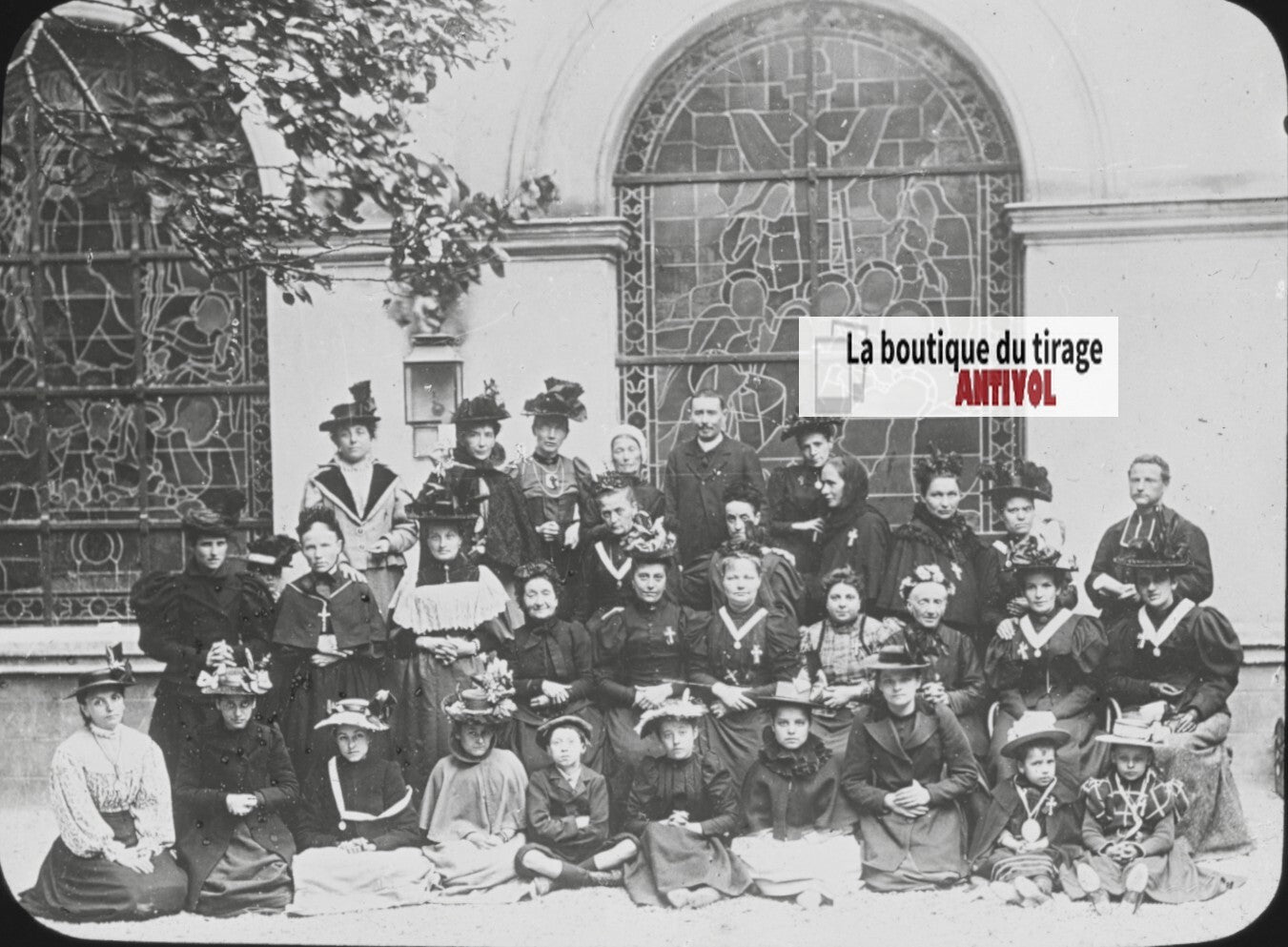 Miraculés de Lourdes, photo plaque verre, noir et blanc, positif 8,5x10 cm