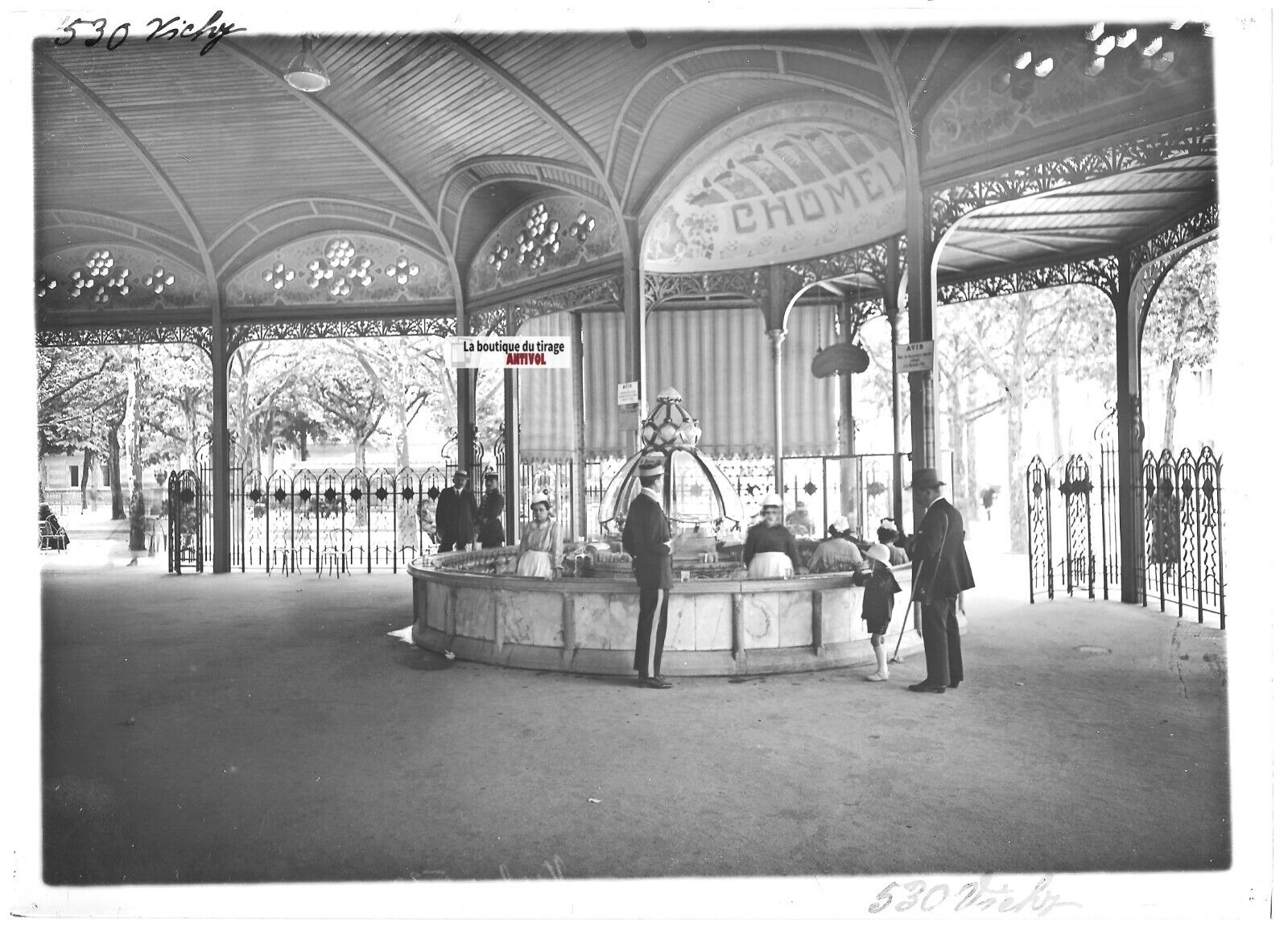 Plaque verre photo ancienne positif noir et blanc 13x18 cm Vichy Source Chomel