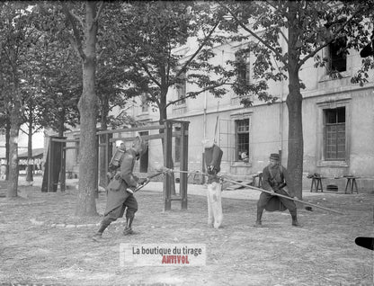 Entraînement à la baïonnette, plaque verre, photo ancienne, négatif 9x12 cm