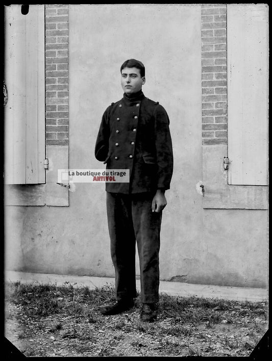 Plaque verre photo ancienne négatif noir et blanc 9x12 cm homme soldat France 