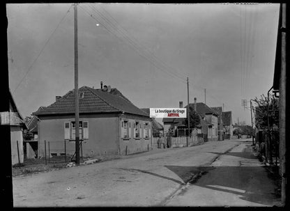 Plaque verre photo ancienne négatif noir et blanc 13x18 cm village Alsace maison