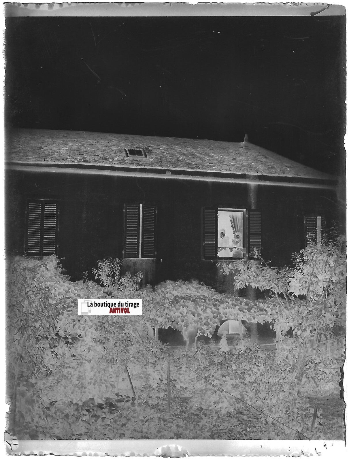 Maison de famille, Plaque verre photo ancienne, négatif noir & blanc 9x12 cm