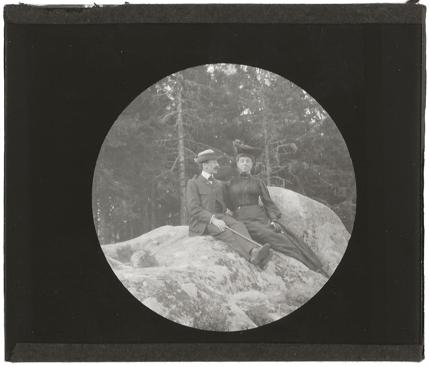 Couple, nature, personnages, photo ancienne plaque de verre, positif 8,5x10 cm