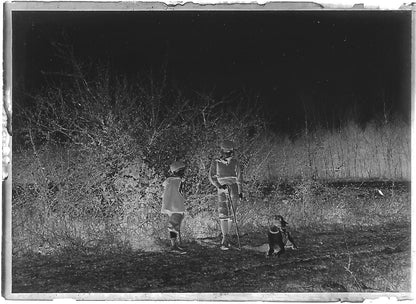 Plaque verre photo négatif noir et blanc 6x9 cm enfants campagne chien nature 