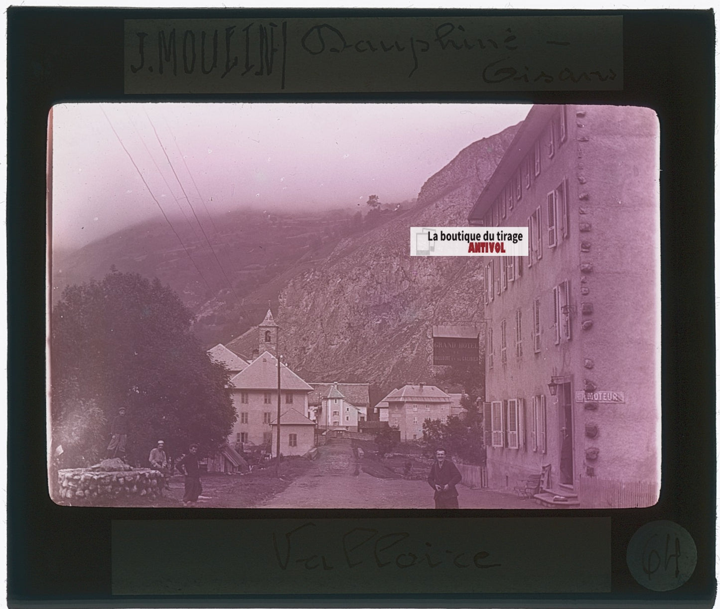 Village de Valloire, photo J. Moulin, plaque verre, couleur, positif 8,5x10 cm