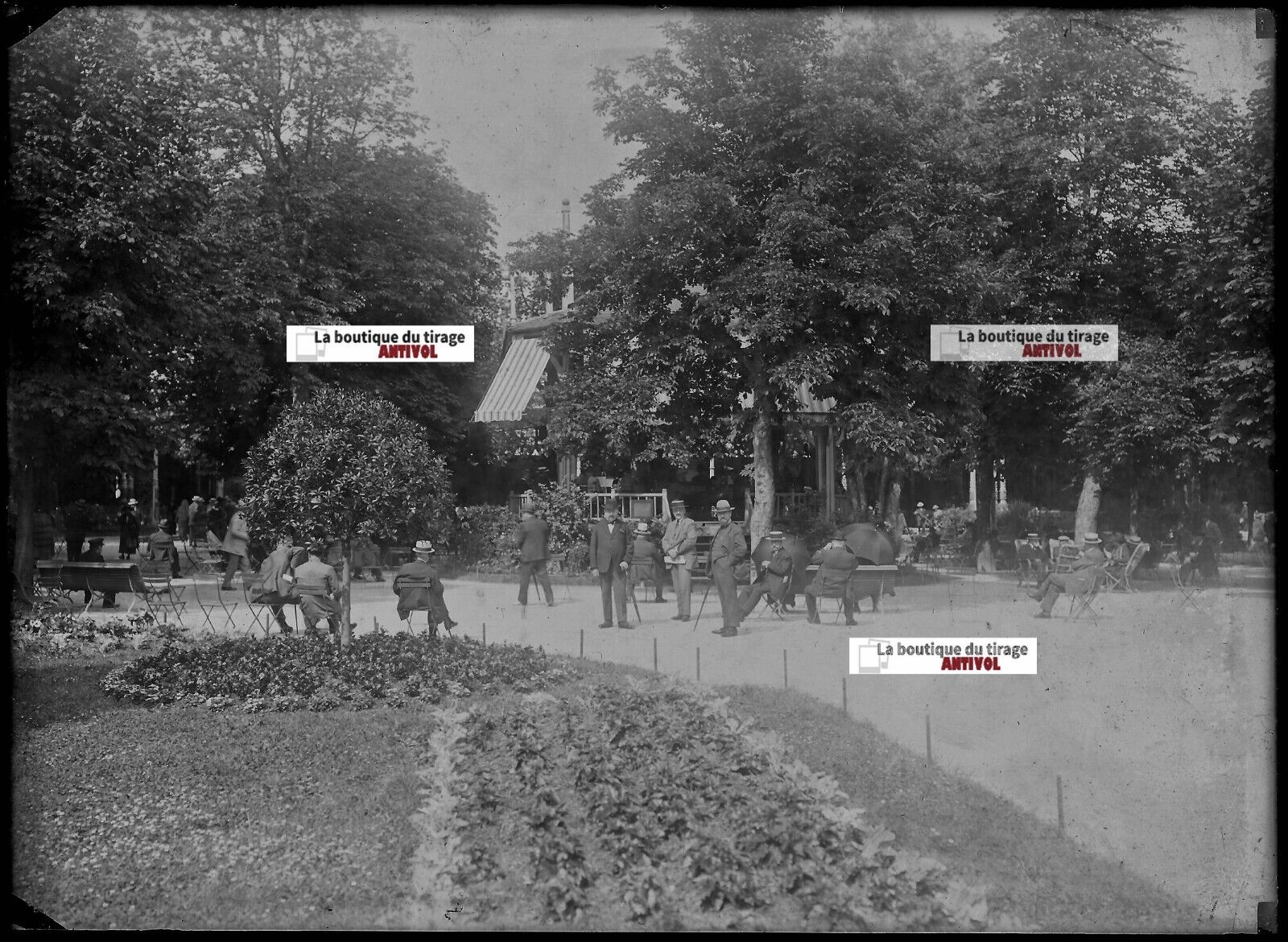 Plaque verre photo ancienne négatif noir et blanc 13x18 cm Vittel parc public