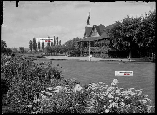 Plaque verre photo ancienne négatif noir et blanc 13x18 cm golf Vichy France