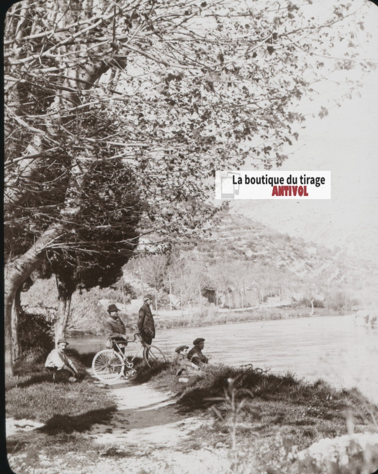 Fontaine-de-Vaucluse, vélos, photo ancienne plaque de verre, positif 8,5x10 cm