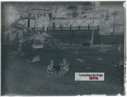 Baigneurs, plage Côte d’Azur, plaque verre photo ancienne, négatif 9x12 cm